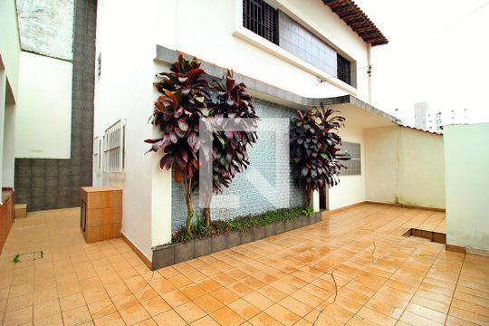 Quintal de casa à venda com 2 quartos, 200m² em Campestre, Santo André