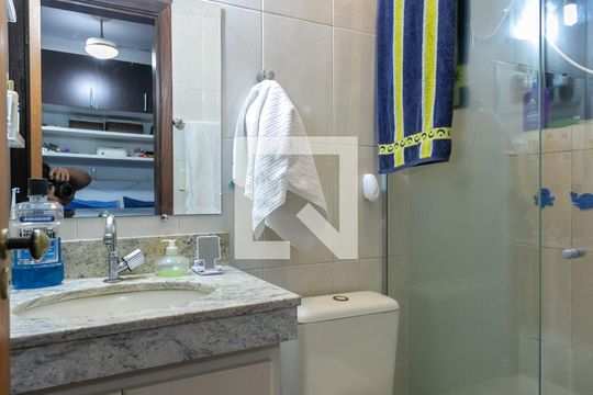 Banheiro da Suíte de apartamento para alugar com 3 quartos, 120m² em Paquetá, Belo Horizonte