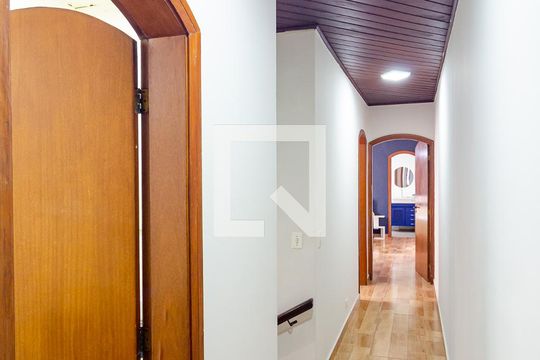 Corredor de casa à venda com 3 quartos, 167m² em Vila Guarani (Z Sul), São Paulo