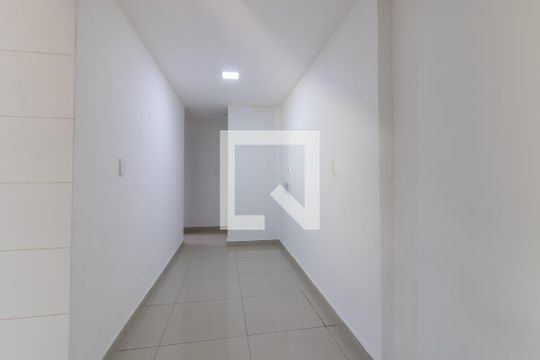 Corredor primeiro andar de casa para alugar com 3 quartos, 120m² em Recreio dos Bandeirantes, Rio de Janeiro