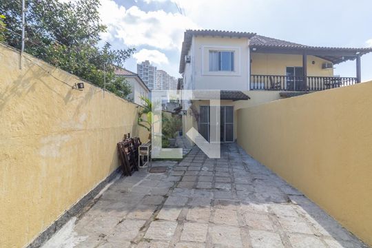 Área externa de casa para alugar com 3 quartos, 120m² em Recreio dos Bandeirantes, Rio de Janeiro