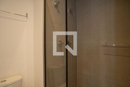 Banheiro de kitnet/studio para alugar com 1 quarto, 18m² em Consolação, São Paulo
