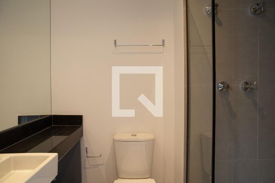 Banheiro de kitnet/studio para alugar com 1 quarto, 18m² em Consolação, São Paulo