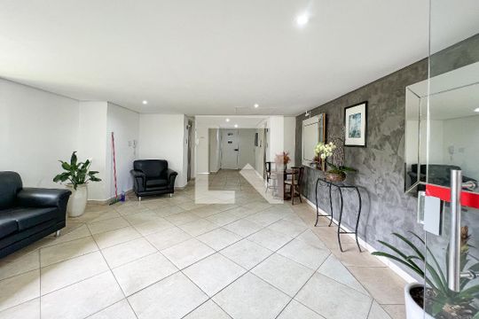 Hall de entrada de apartamento para alugar com 2 quartos, 75m² em Vila Romana, São Paulo