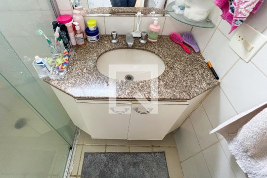 Banheiro do Quarto 1 de apartamento para alugar com 2 quartos, 75m² em Vila Romana, São Paulo