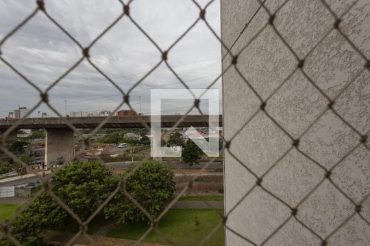 Vista de apartamento para alugar com 3 quartos, 66m² em Guaiaúna, São Paulo