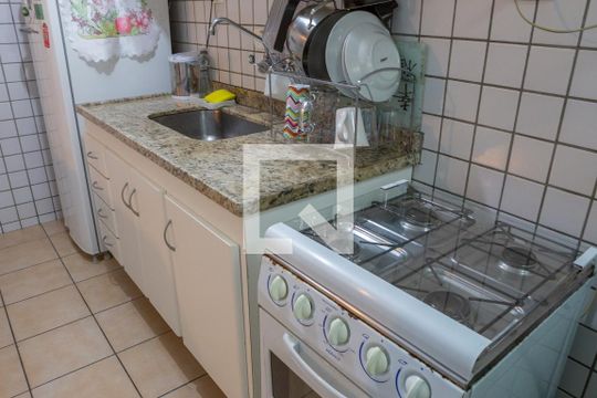 Cozinha de apartamento à venda com 2 quartos, 50m² em Sumarezinho, São Paulo