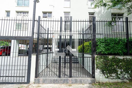 Fachada de apartamento à venda com 2 quartos, 58m² em Vila Santa Catarina, São Paulo