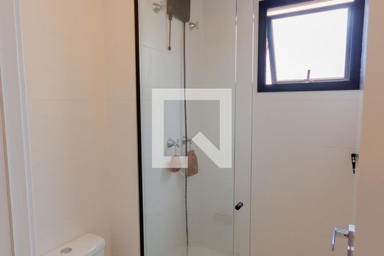 Banheiro de apartamento à venda com 1 quarto, 44m² em Campestre, Santo André