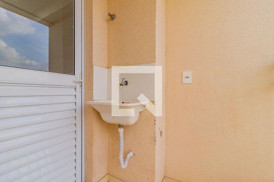 Área de Serviço de apartamento para alugar com 2 quartos, 42m² em Jardim Record, Taboão da Serra