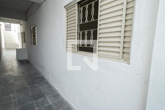 Quintal Lateral de casa para alugar com 2 quartos, 55m² em Chácara Rialto, São Bernardo do Campo