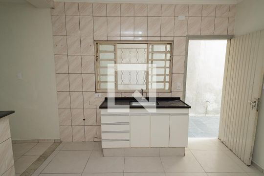 Cozinha de casa para alugar com 2 quartos, 55m² em Chácara Rialto, São Bernardo do Campo