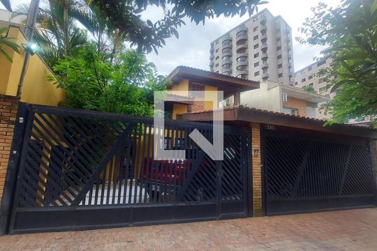 Fachada  de casa à venda com 3 quartos, 460m² em Jardim da Saúde, São Paulo