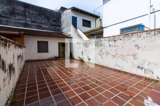 Quintal de casa para alugar com 2 quartos, 110m² em Vila Congonhas, São Paulo