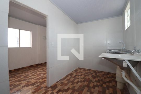 Cozinha e Área de Serviço de apartamento para alugar com 2 quartos, 50m² em Conjunto J, Brasília