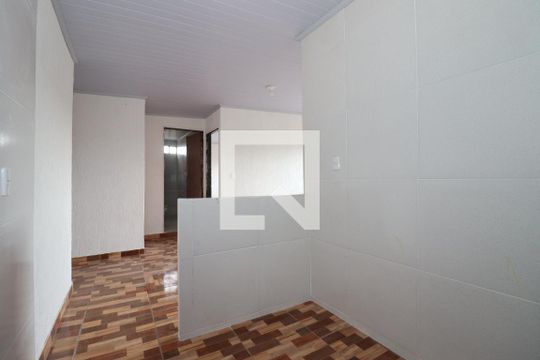 Cozinha e Área de Serviço de apartamento para alugar com 2 quartos, 50m² em Conjunto J, Brasília