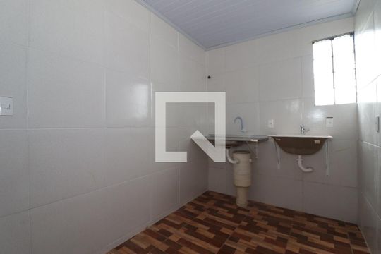 Cozinha e Área de Serviço de apartamento para alugar com 2 quartos, 50m² em Conjunto J, Brasília