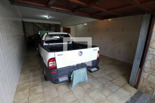 Garagem de casa à venda com 2 quartos, 250m² em Vila Alpina, São Paulo