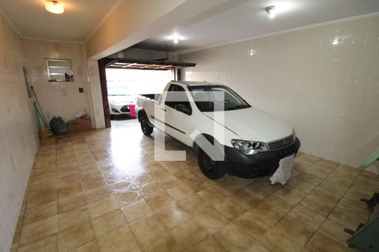 Garagem de casa à venda com 2 quartos, 250m² em Vila Alpina, São Paulo