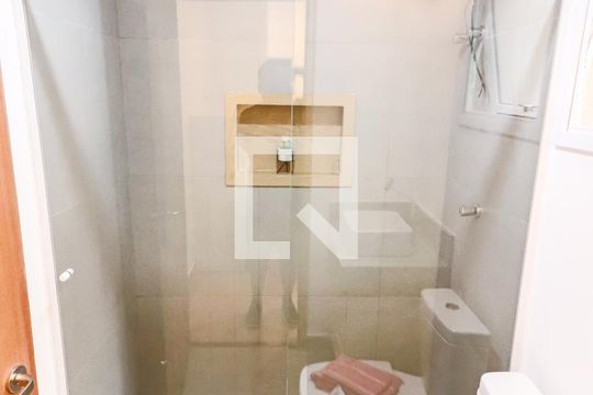 Banheiro de kitnet/studio para alugar com 1 quarto, 20m² em Vila Lageado, São Paulo