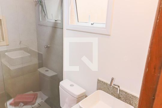 Banheiro de kitnet/studio para alugar com 1 quarto, 20m² em Vila Lageado, São Paulo