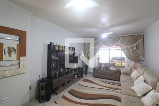 Sala de casa à venda com 4 quartos, 169m² em Vila Dionisia, São Paulo