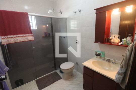 Banheiro Quarto 1 de casa à venda com 4 quartos, 169m² em Vila Dionisia, São Paulo