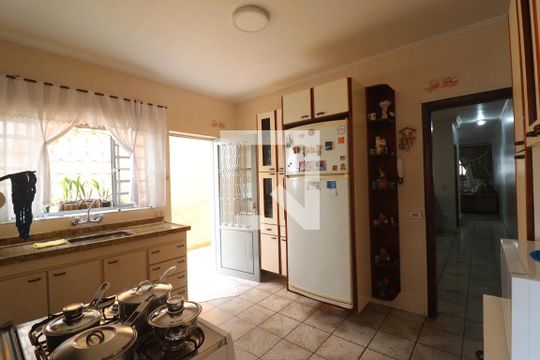 Cozinha de casa à venda com 4 quartos, 169m² em Vila Dionisia, São Paulo