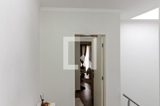 Hall dos Quartos de casa à venda com 3 quartos, 157m² em São Domingos, São Paulo