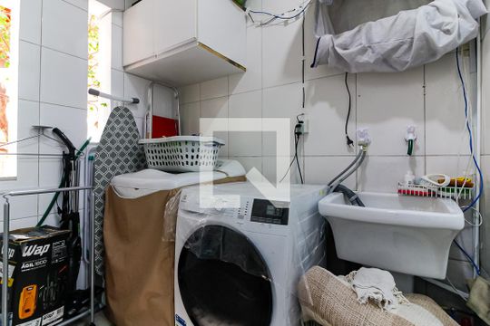 Área de Serviço de casa à venda com 3 quartos, 157m² em São Domingos, São Paulo