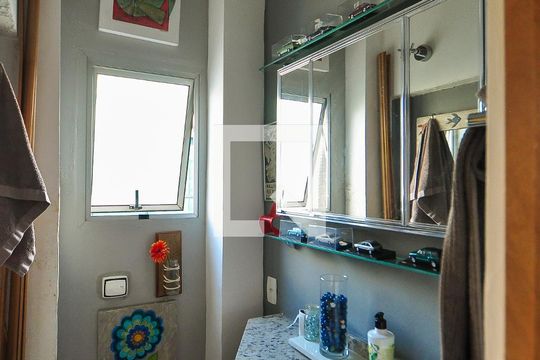 Lavabo de apartamento à venda com 2 quartos, 94m² em Pinheiros, São Paulo