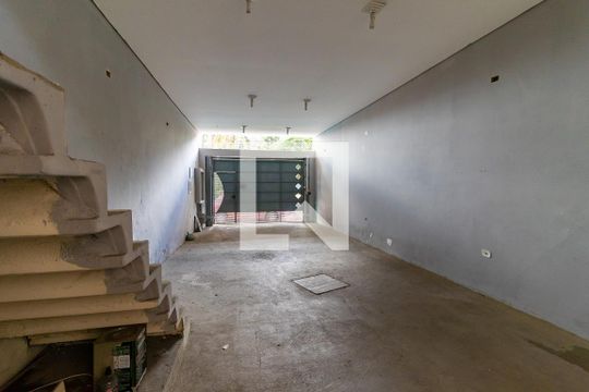 Garagem de casa para alugar com 3 quartos, 100m² em Parque Santa Rita, São Paulo