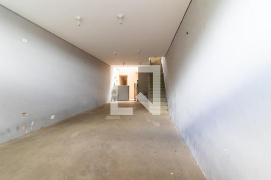 Garagem de casa para alugar com 3 quartos, 100m² em Parque Santa Rita, São Paulo