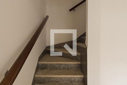 Sala de casa à venda com 2 quartos, 180m² em Vila Endres, Guarulhos