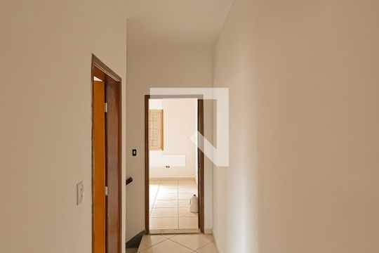 Corredor de casa à venda com 2 quartos, 180m² em Vila Endres, Guarulhos