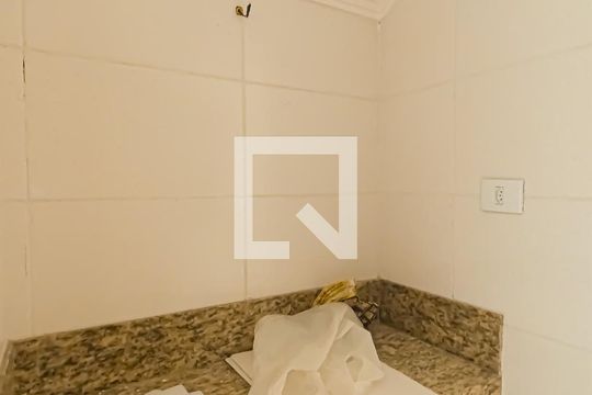 Sala de casa à venda com 2 quartos, 180m² em Vila Endres, Guarulhos
