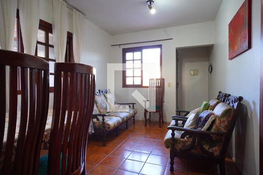 Sala de casa à venda com 9 quartos, 300m² em Jardim Carvalho, Porto Alegre