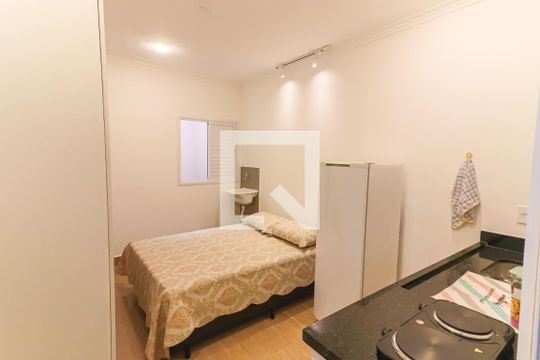 Studio - Quarto / Cozinha / Lavanderia de kitnet/studio para alugar com 1 quarto, 20m² em Jd. Rio Pequeno, São Paulo
