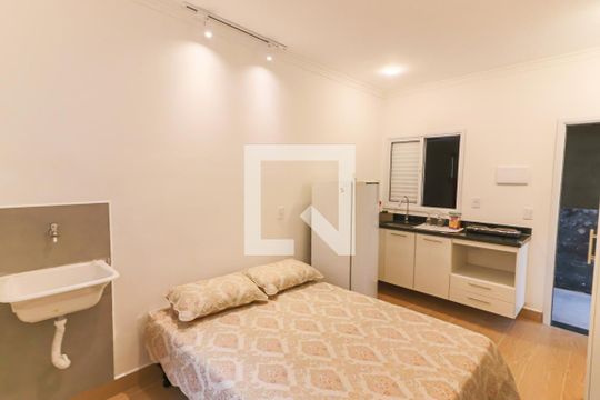 Studio - Quarto / Cozinha / Lavanderia de kitnet/studio para alugar com 1 quarto, 20m² em Jd. Rio Pequeno, São Paulo