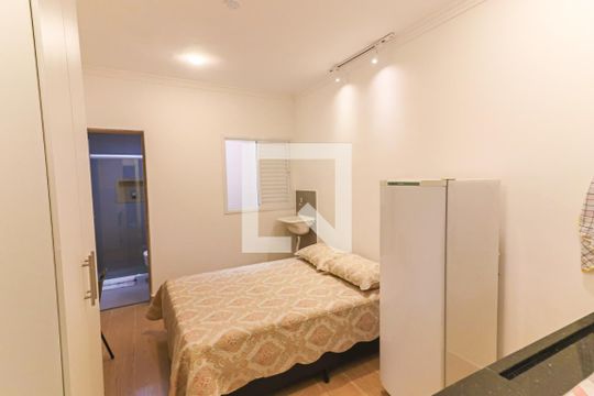 Studio - Quarto / Cozinha / Lavanderia de kitnet/studio para alugar com 1 quarto, 20m² em Jd. Rio Pequeno, São Paulo