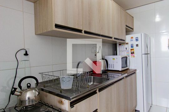 Cozinha de apartamento à venda com 3 quartos, 72m² em Marechal Rondon, Canoas