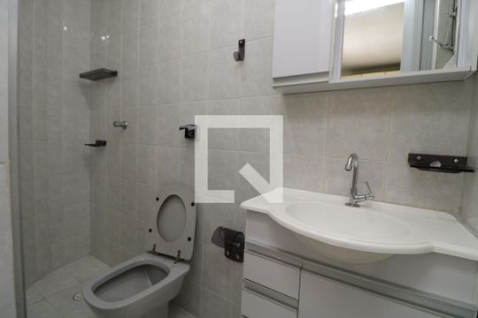 Banheiro da Suíte de casa para alugar com 2 quartos, 110m² em Parque Santa Madalena, São Paulo