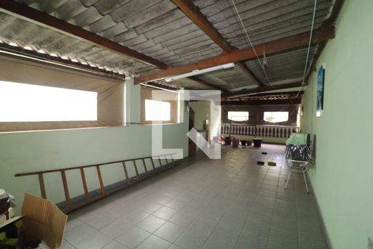 Terraço de casa para alugar com 2 quartos, 110m² em Parque Santa Madalena, São Paulo