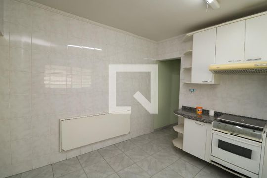 Cozinha de casa para alugar com 2 quartos, 110m² em Parque Santa Madalena, São Paulo