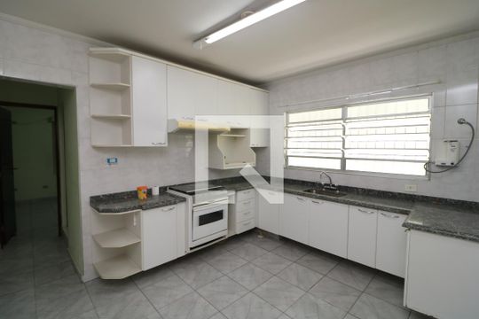 Cozinha de casa para alugar com 2 quartos, 110m² em Parque Santa Madalena, São Paulo
