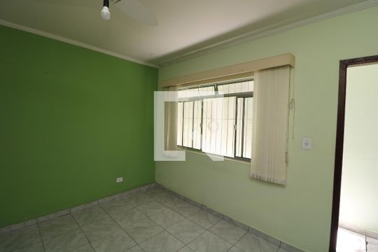 Sala de casa para alugar com 2 quartos, 110m² em Parque Santa Madalena, São Paulo