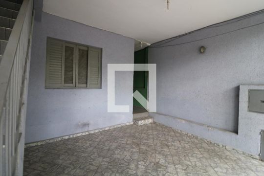 Garagem de casa para alugar com 2 quartos, 110m² em Parque Santa Madalena, São Paulo