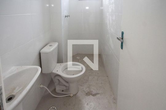 Banheiro de apartamento à venda com 2 quartos, 55m² em Vila Alpina, São Paulo