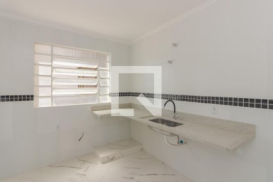 Cozinha de apartamento à venda com 3 quartos, 89m² em Passo D’areia, Porto Alegre