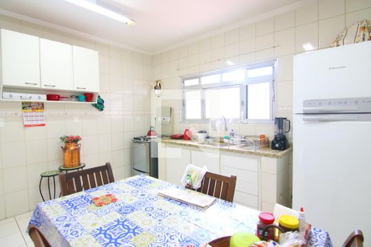 Cozinha de casa à venda com 2 quartos, 180m² em Cangaiba, São Paulo